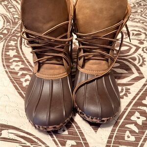 Women's Two-Tone Winter Duck Boots